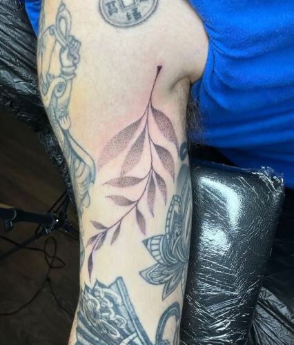 تاتو کار حرفه ای بدن در اصفهان