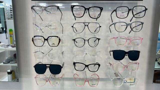 بهترین بینایی سنجی و عینک ویهان