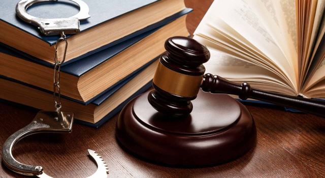 بهترین وکیل در کیش 