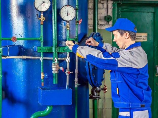 تعمیرکار موتورخانه در شمال تهران