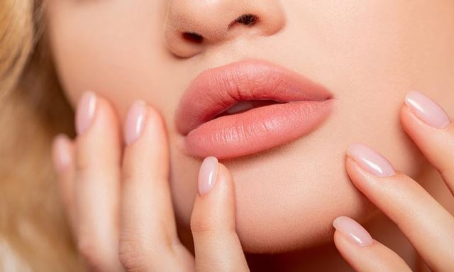 تزریق ژل لب روسی در قائمشهر 