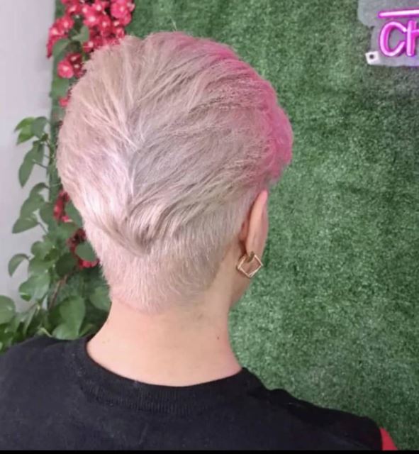 سالن زیبایی میکاپ و کوتاهی در امیریه 