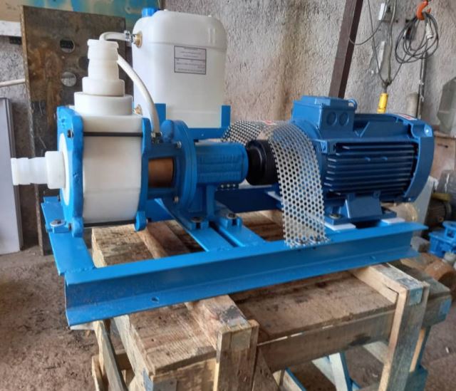 خرید پمپ ضد اسید در اصفهان