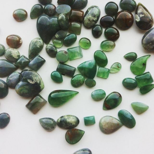 مرکز تشخیص سنگ قیمتی 