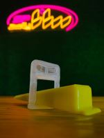 همتراز کاشی