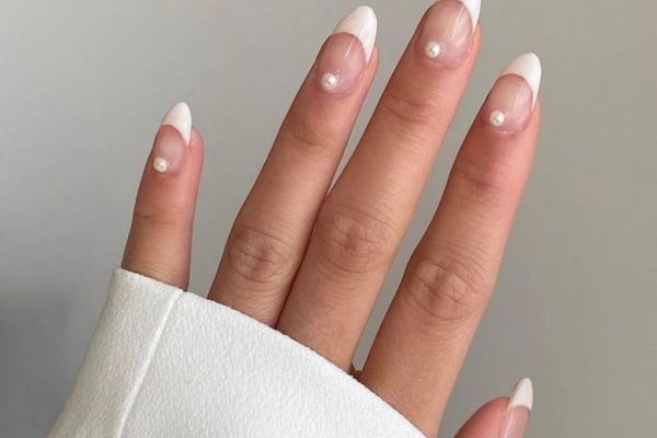 کاشت و ترمیم ناخن در تهران