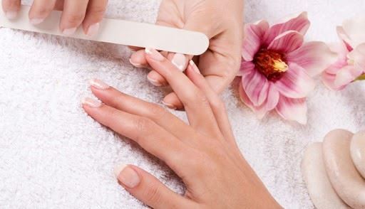 کاشت و ترمیم ناخن در تهران