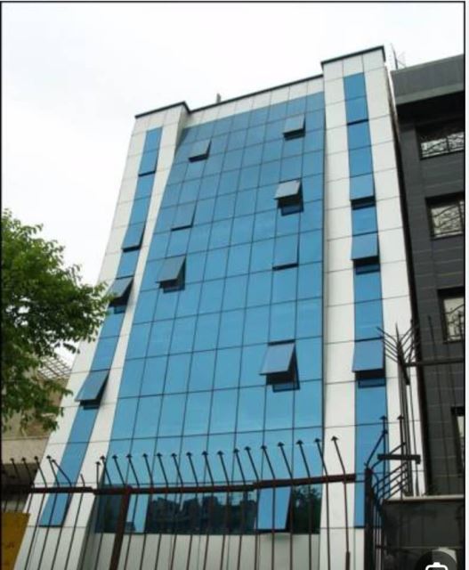 اجرای کرتین وال و نمای شیشه ای ساختمان در تهران