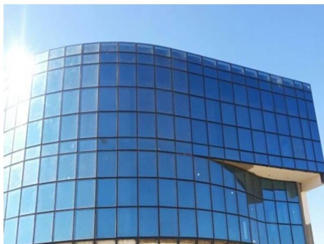 اجرای کرتین وال و نمای شیشه ای ساختمان در تهران