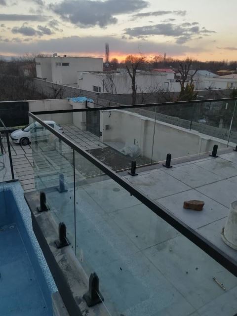 اجرای کرتین وال و نمای شیشه ای ساختمان