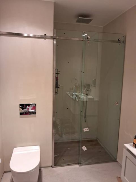 اجرای کرتین وال و نمای شیشه ای ساختمان