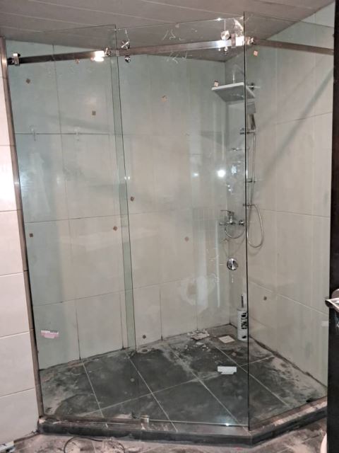 اجرای کرتین وال و نمای شیشه ای ساختمان در تهران