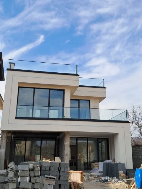 اجرای کرتین وال و نمای شیشه ای ساختمان در تهران