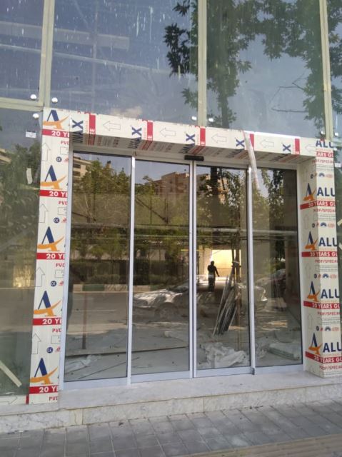 اجرای کرتین وال و نمای شیشه ای ساختمان در تهران