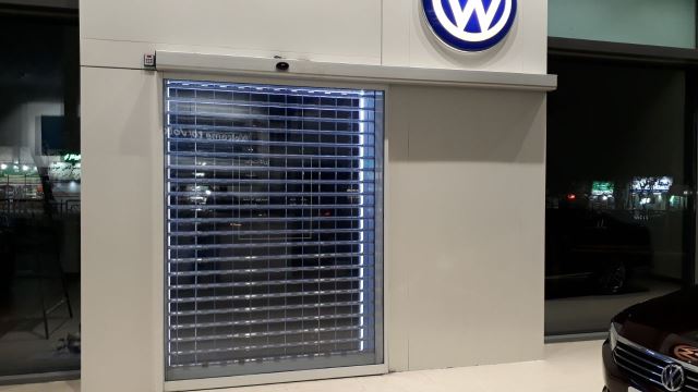 اجرای کرتین وال و نمای شیشه ای ساختمان در تهران