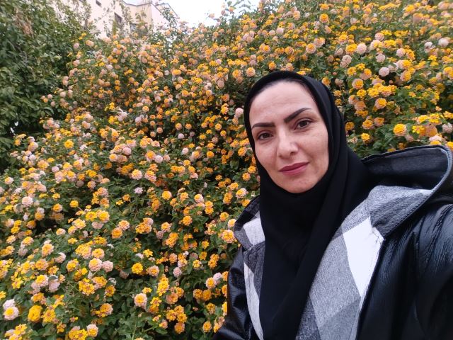 زهرا منصور آبادی