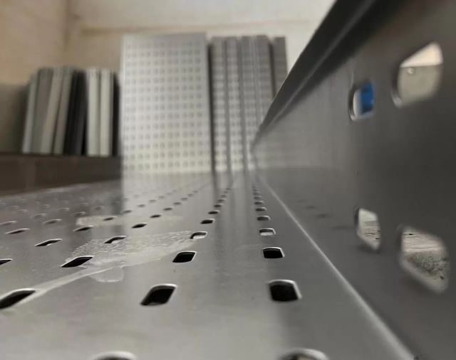 اتصالات سینی کابل در تهران