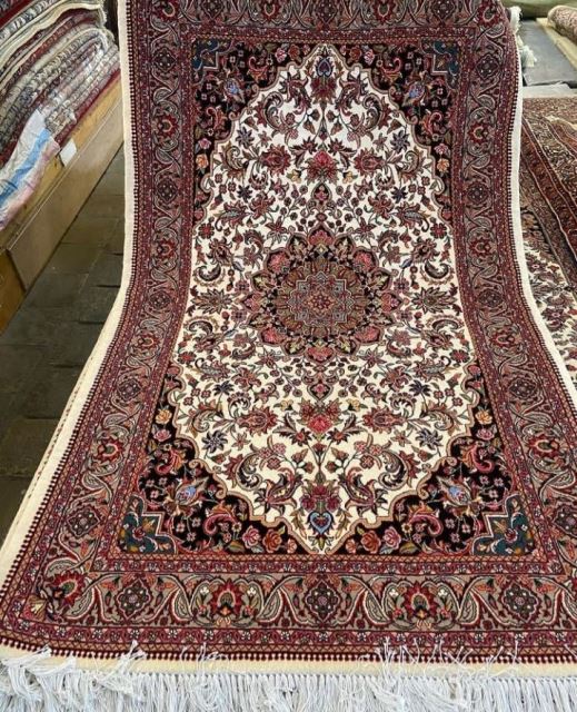 قالیشویی‌ بزرگمهر شعبه تجریش 