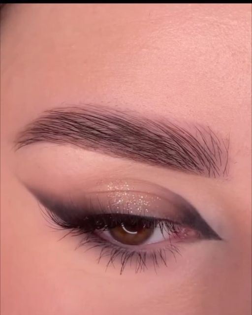 میکاپ آرتیست در اصفهان