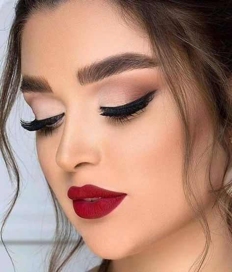 میکاپ آرتیست در اصفهان