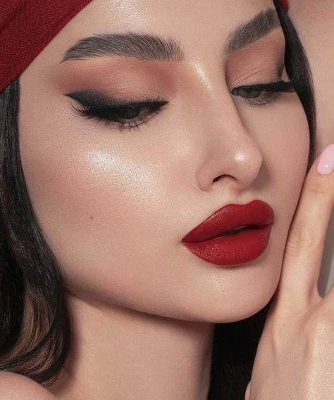 میکاپ آرتیست در اصفهان