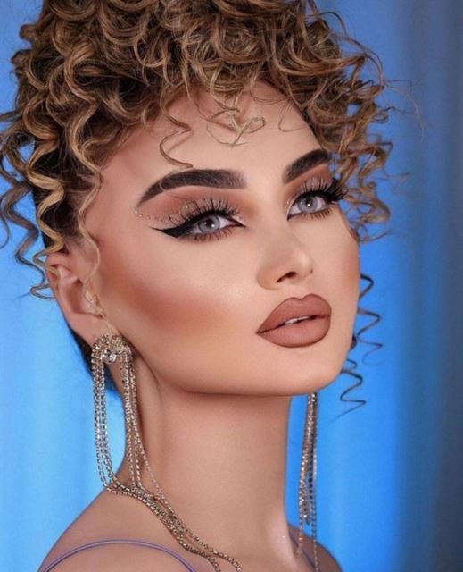 میکاپ آرتیست در اصفهان