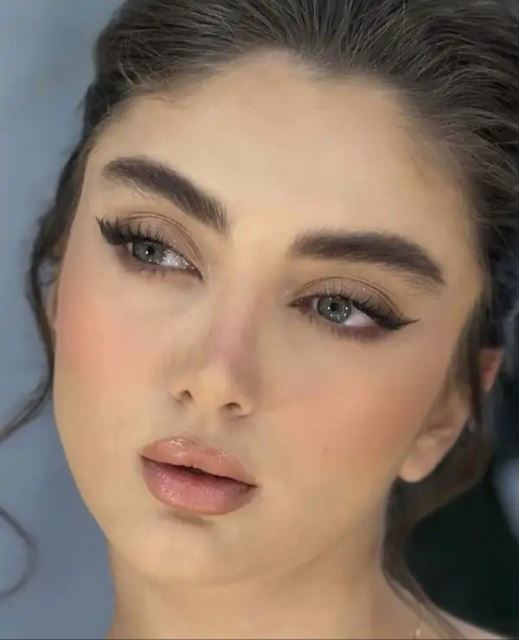 میکاپ آرتیست در اصفهان