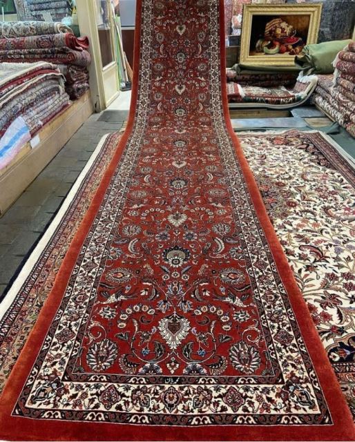 فرش شویی با سابقه در اسلام شهر