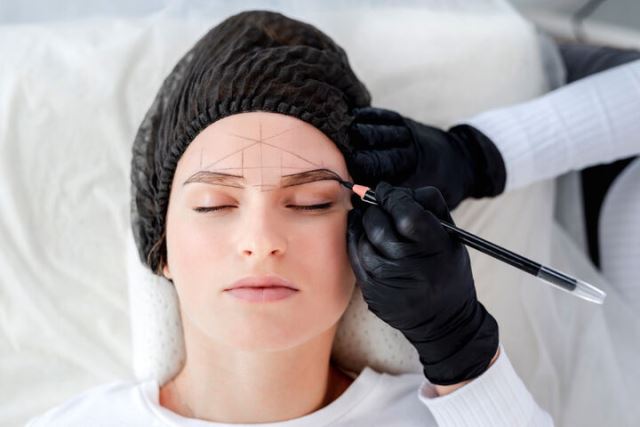 بهترین مرکز تخصصی کاشت ابرو در شیراز 