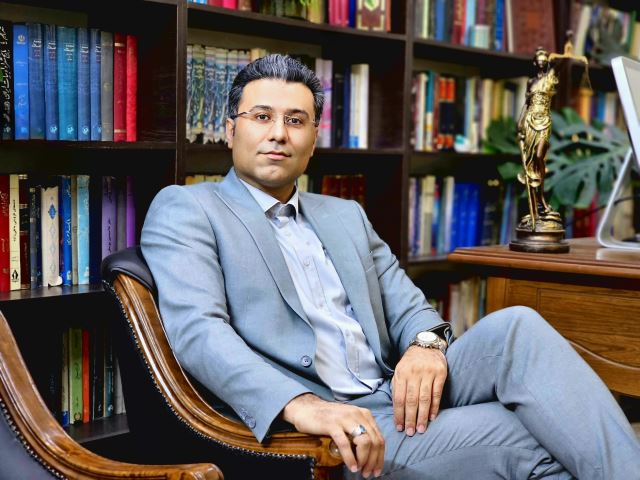 بهترین وکیل پایه یک دادگستری در مشهد 