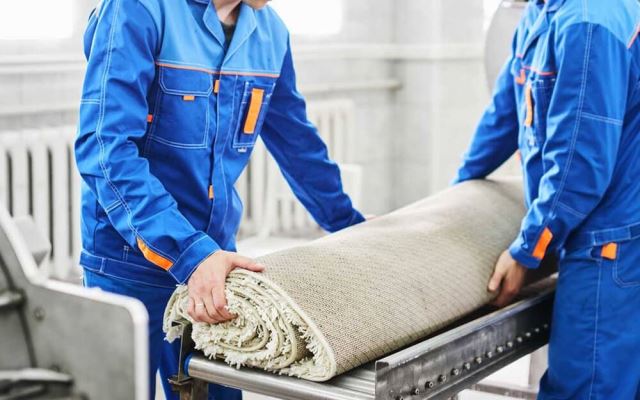 قالیشویی در آتشگاه 