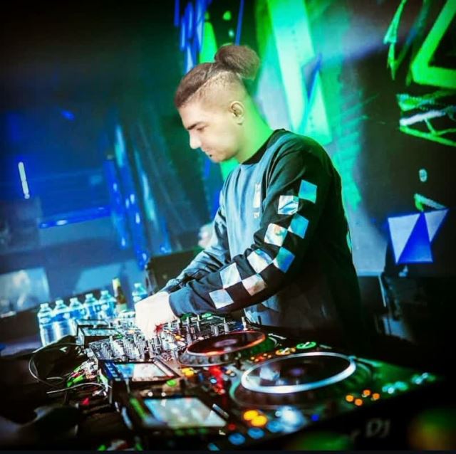 باغ رستوران محلات