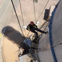 نظافت شیشه ساختمان در ارتفاع مشهد