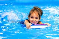 آموزش شنا مردان در تبریز