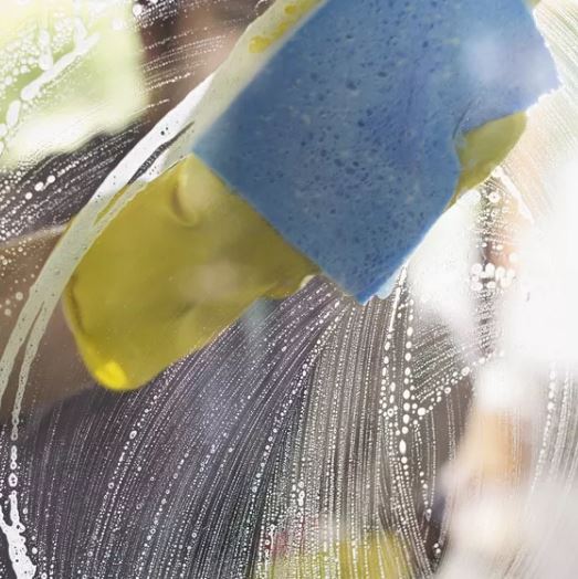 شست و شوی شیشه