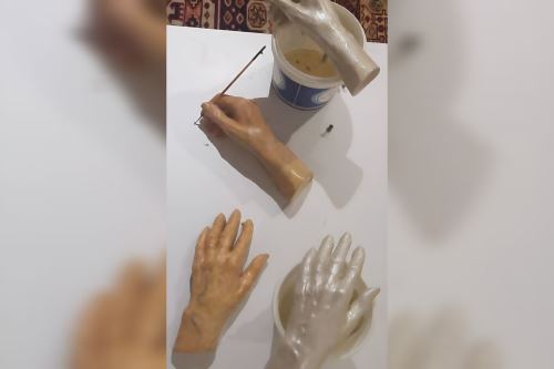 دستان استاد قهرمانی