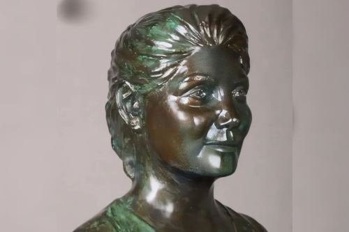 معروف ترین مجسمه ساز در تهران