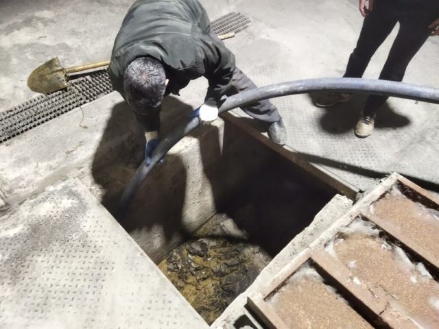 تخلیه چاه رودهن 