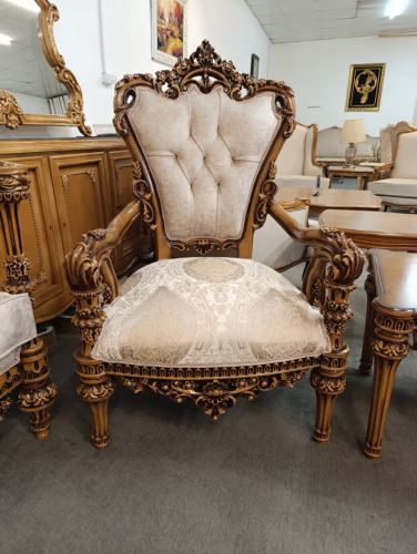 تولید مبل در تهران کوژین مبل به عنوان یکی از باسابقه ترین مراکزی که در زمینه طراحی و تولید انواع مبلمان راحتی، سلطنتی، سرویس خواب و ناهار خوری فعالیت دارد، آماده خدمت رسانی به مشتریان عزیز خود در تهران است. شما می توانید ارزان ترین مدلهای مبلمان را از این مجموعه سفارش دهید. نوع اکسسوری، رنگ و جنس پارچه مبل و .... بسته به سلیقه مشتریان قابلیت سفارش سازی توسط گروه تولیدی کوژین مبل میباشد.