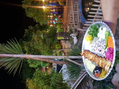 باغ رستوران خواجو