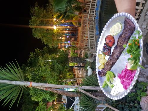 باغ رستوران خواجو