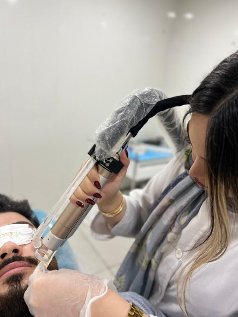 کلینیک زیبایی اورانوس دکتر وحید محمدی 09103300141