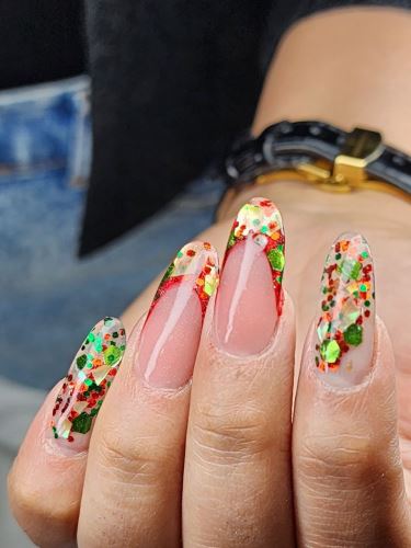 بهترین ناخن کار اصفهان