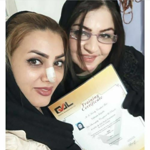 اهداء مدرک به هنرجو