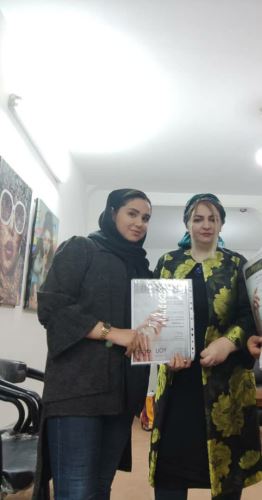 اهداء مدرک به هنرجو