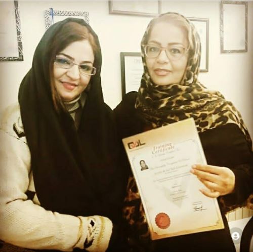 اهداء مدرک به هنرجو