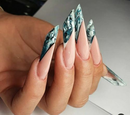 بهترین مدرس کاشت ناخن در مشهد 09944467046