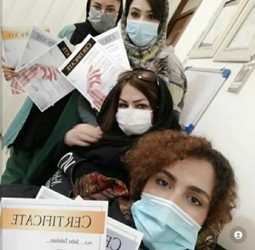 اهدا مدرک به هنرجو