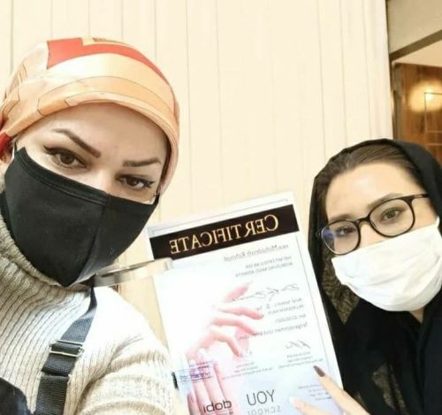 اهدا مدرک به هنرجو