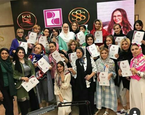 اهدا مدرک به هنرجو